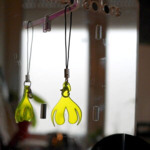 Bijoux pendentif Clitoris 1/3 Transparent Jaune Fluo