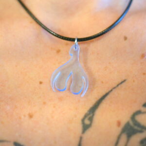 Collier Clitoris 1/3 Bleu Ciel